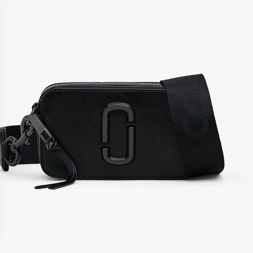 MARC JACOBS HAND BAG OVER SHOULDER THE SNAPSHOT
DTM black